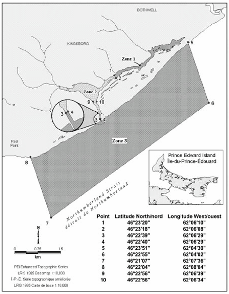 Carte de l'aire marine protégée de Basin Head, représentant les différentes zones en différentes nuances de gris. Les coordonnées se trouvent dans le coin inférieur droit. 